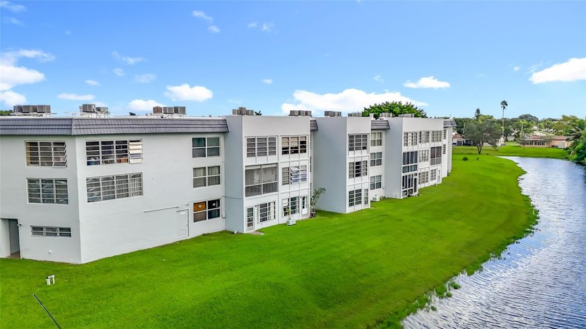 Welcome to Royal Park Gardens, a highly sought-after 55+ - photo 50