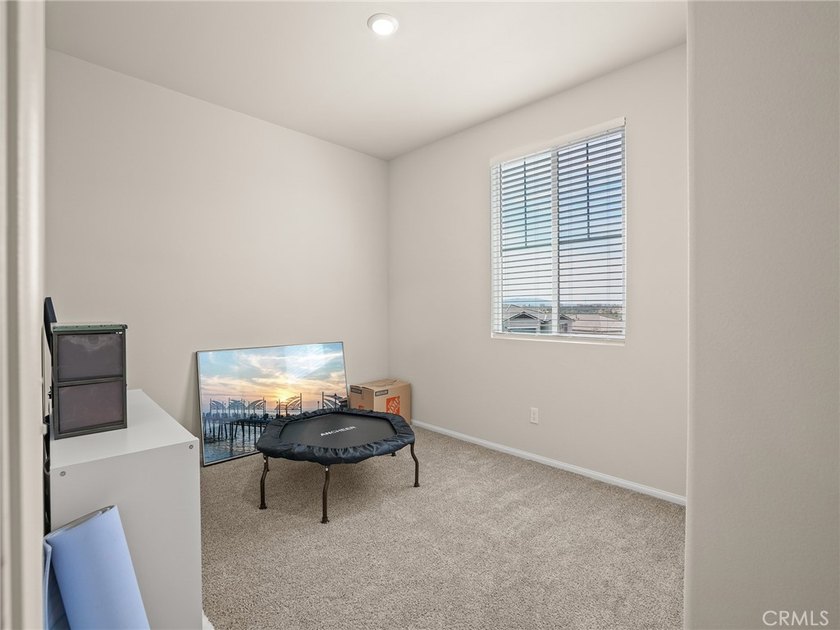 Corner lot. 2024 build. Zero wear and tear. This 3-bedroom - photo 21