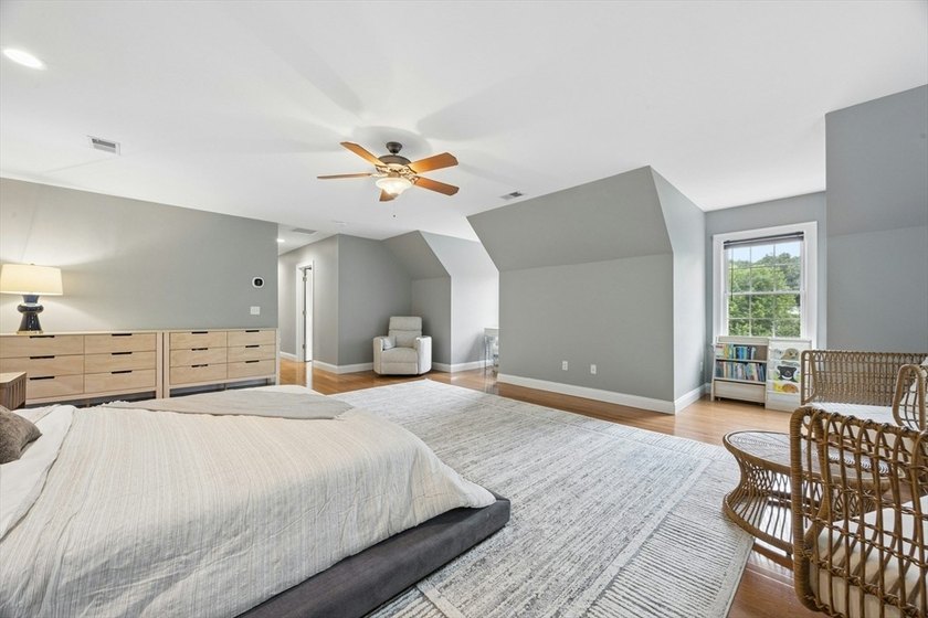 NEIGHBORHOOD SETTING WITH COMMUTER CONVENIENCE! This - photo 23