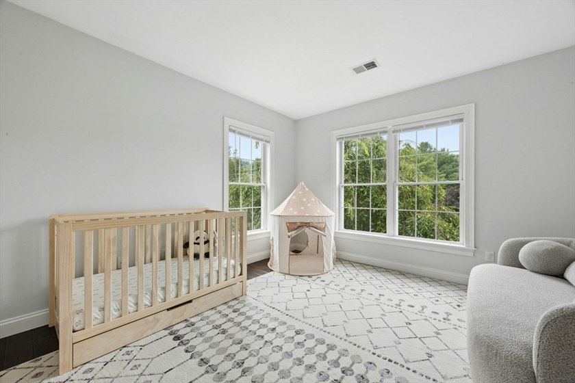 NEIGHBORHOOD SETTING WITH COMMUTER CONVENIENCE! This - photo 27