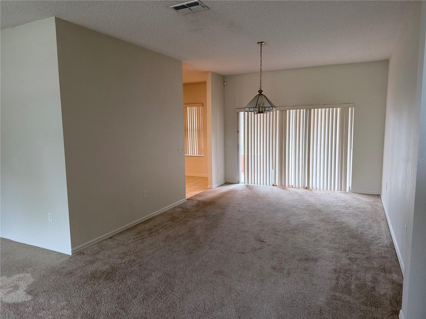 Back on the market after TOM to allow refurbishing. Seller will - photo 10