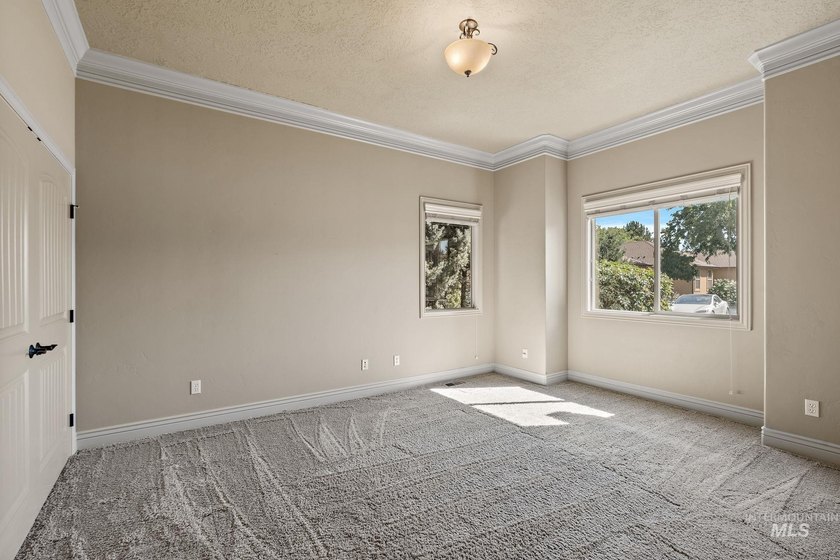 $10,000 SELLER CONCESSION!! Under $700,000 in Banbury Meadows!! - photo 14