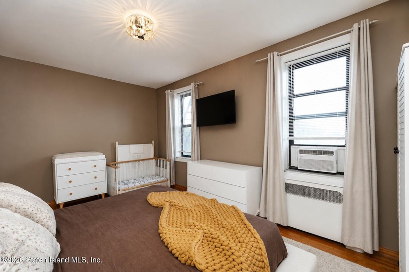Welcome home to this bright and airy one-bedroom co-op, ideally - photo 15