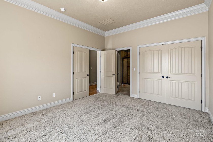 $10,000 SELLER CONCESSION!! Under $700,000 in Banbury Meadows!! - photo 16