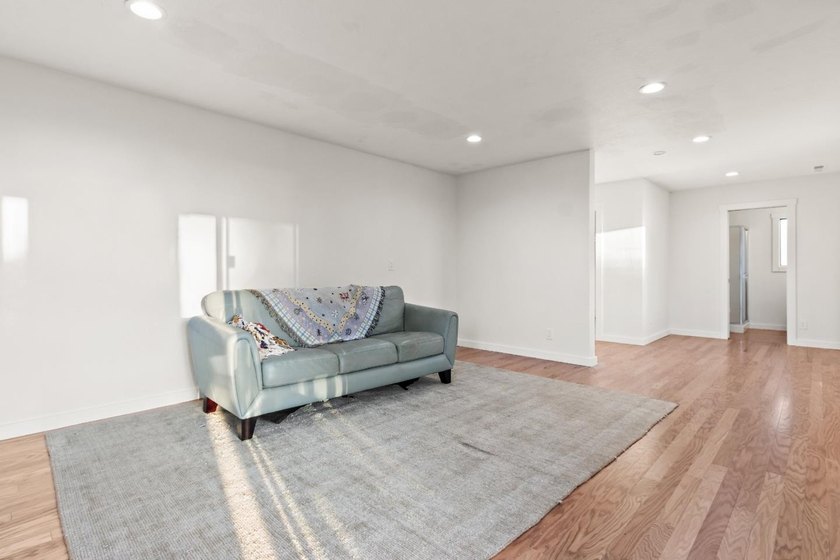 Come home to sweeping 180 degrees Bay views, perfect for sipping - photo 38