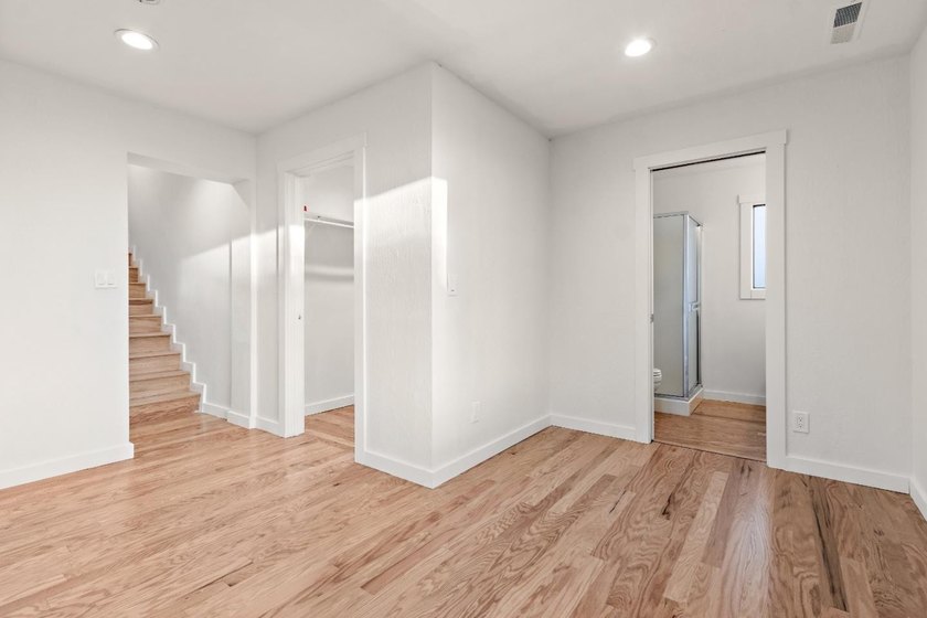 Come home to sweeping 180 degrees Bay views, perfect for sipping - photo 40