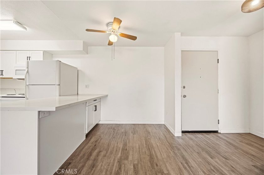 Move-in ready and beautifully updated 2-bedroom, 2-bath condo - photo 9