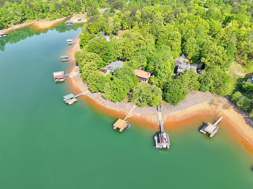 Lake Nottely, North end, True Log Home! Year round deep water! SO - photo 19