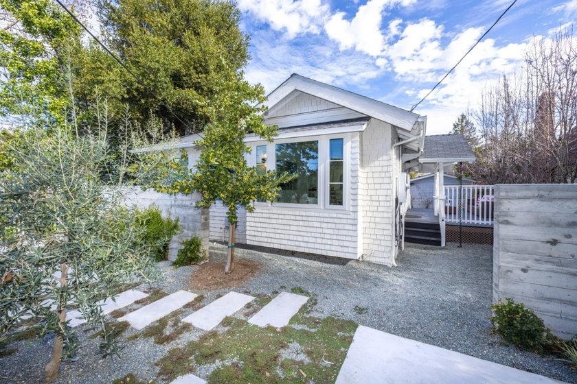 We are very pleased to present a truly unique residential - photo 3