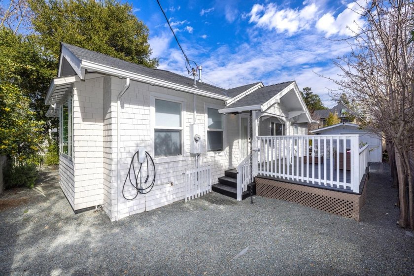 We are very pleased to present a truly unique residential - photo 4