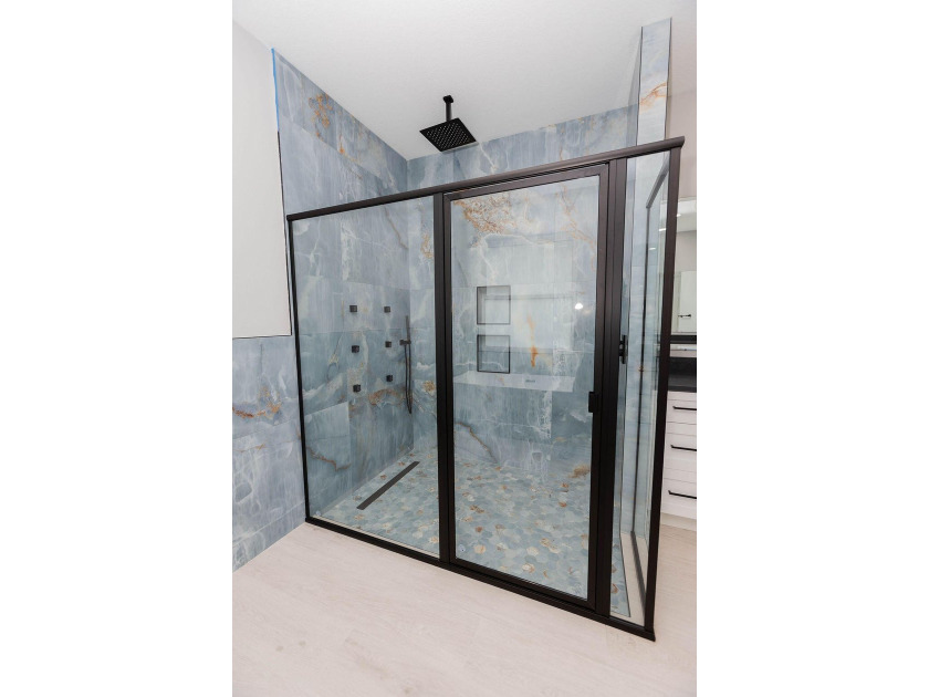 Step inside and fall in love! This brand-new corner lot home - photo 5
