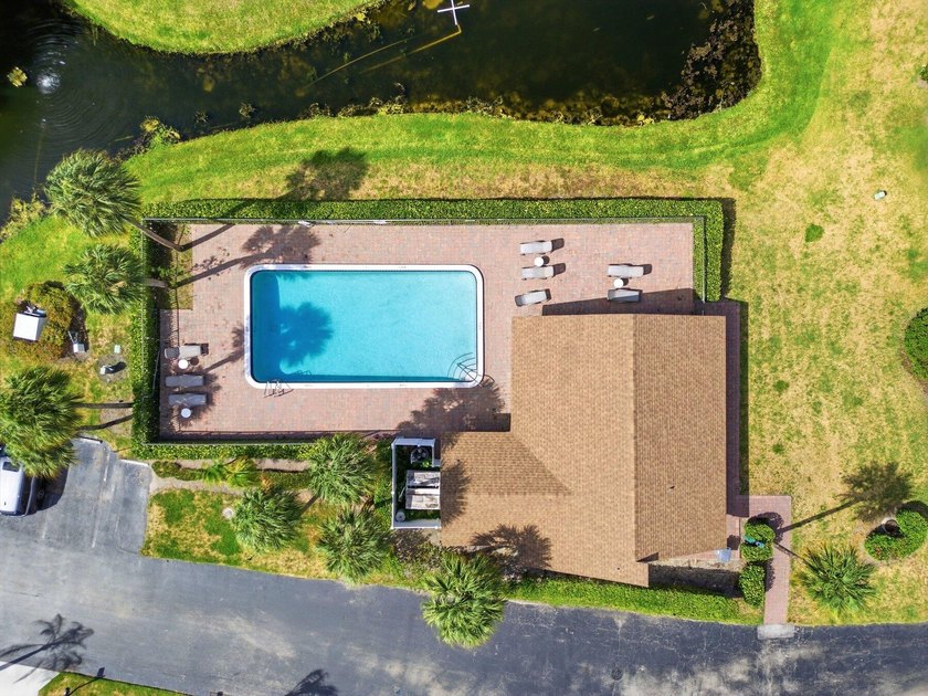 Sought-after corner villa, in the heart of Boca Raton! Welcome - photo 26