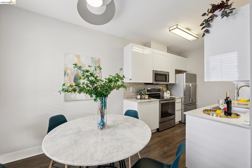 Exquisite resort-style condo in the prominent East Bay paradise - photo 10