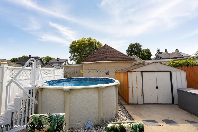 Welcome to 39 Pelton Avenue, a charming detached 2-bedroom - photo 25
