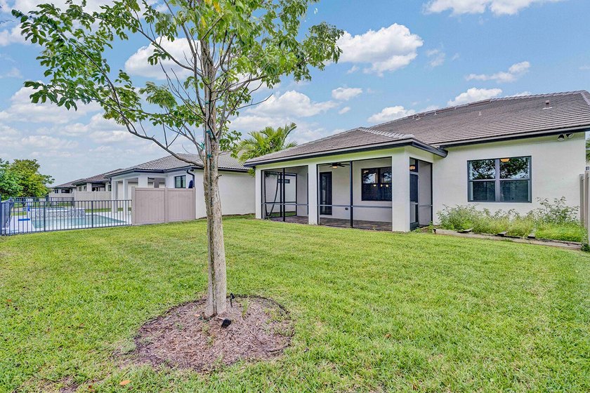 Welcome to this two-story residence located in Fields in Lake - photo 33