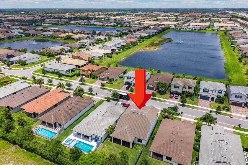 Welcome to this two-story residence located in Fields in Lake - photo 39