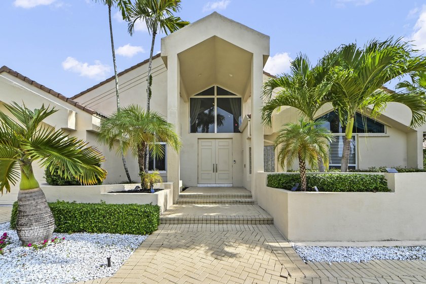 ALL OFFERS ENTERTAINED! Welcome to the beautiful gated community - photo 3