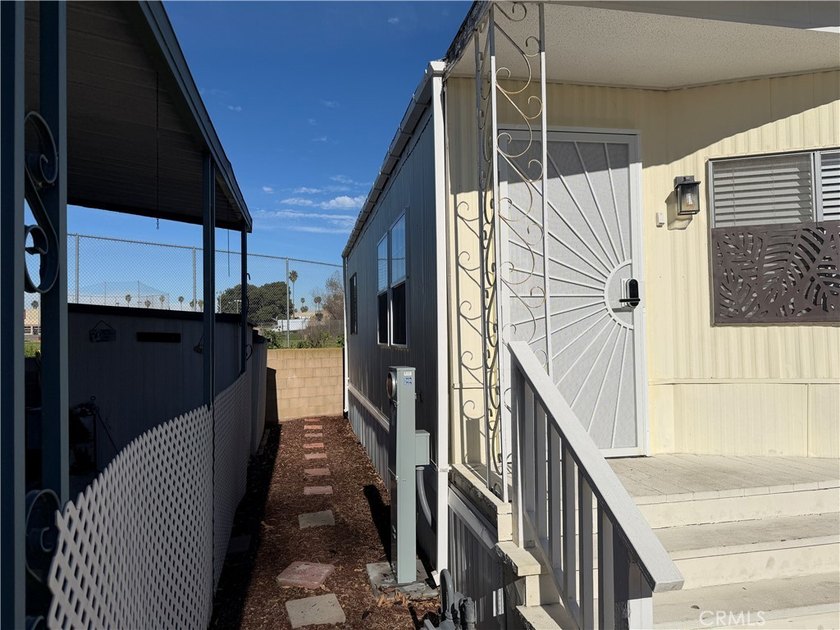 Located in the desirable Beachview Mobile Home Park, this - photo 2