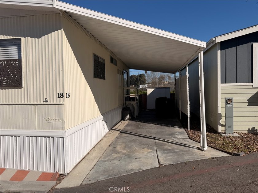 Located in the desirable Beachview Mobile Home Park, this - photo 3