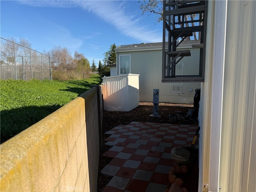 Located in the desirable Beachview Mobile Home Park, this - photo 8