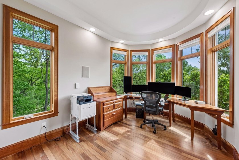 Welcome to your ultimate waterfront oasis on highly sought-after - photo 28