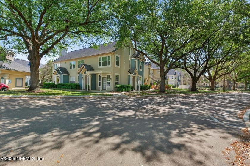 Featuring a private garage with an additional parking space - photo 7