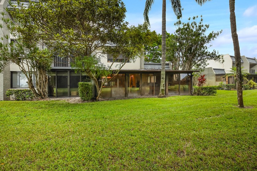 Beautifully maintained 3-bedroom townhouse in a sought-after 55+ - photo 28