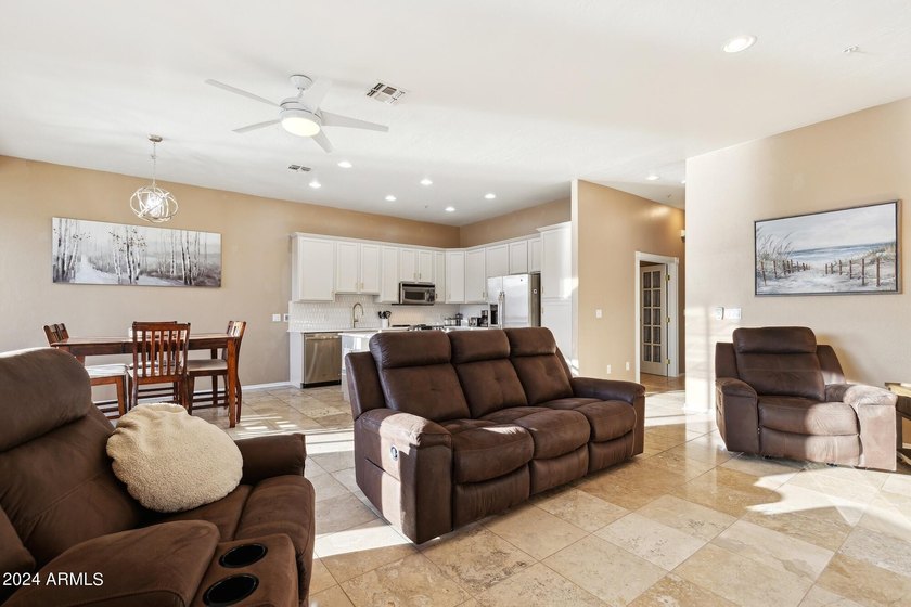 PREMIUM FURNISHED !! WATERFRONT W/EXPANSIVE LAKESIDE VIEWS! This - photo 8