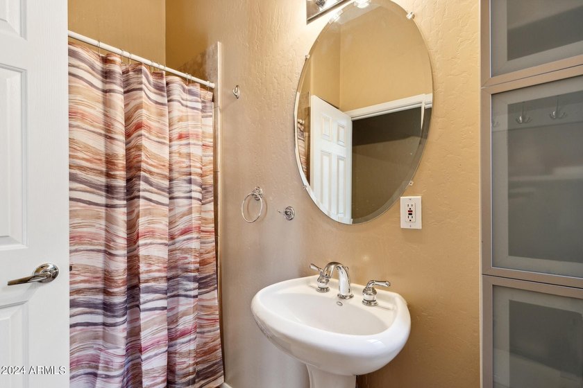 PREMIUM FURNISHED !! WATERFRONT W/EXPANSIVE LAKESIDE VIEWS! This - photo 10