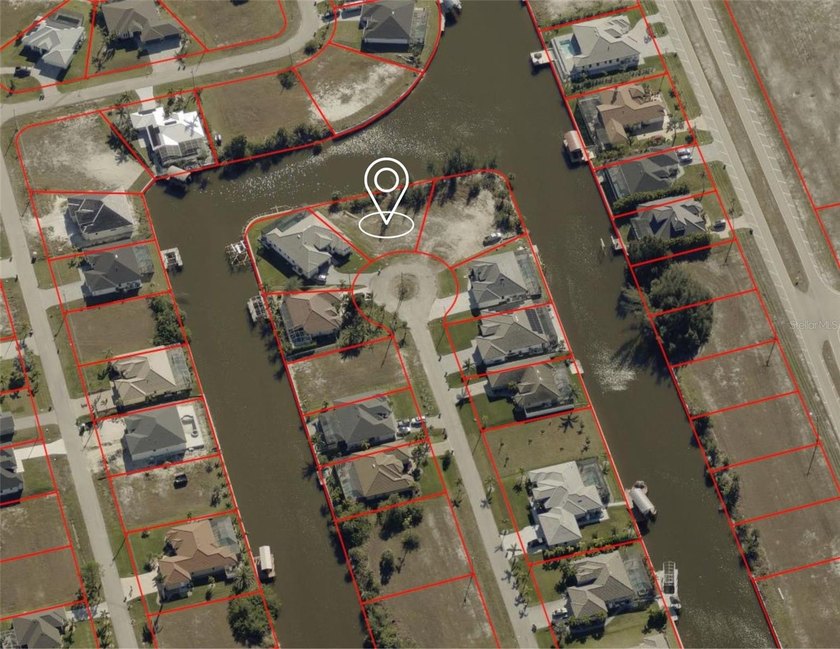 150+ ft waterfront: Discover your rare opportunity to own a - photo 2