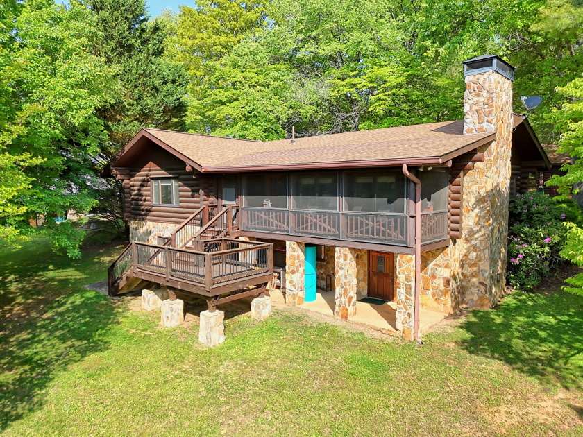 Lake Nottely, North end, True Log Home! Year round deep water! SO - photo 2