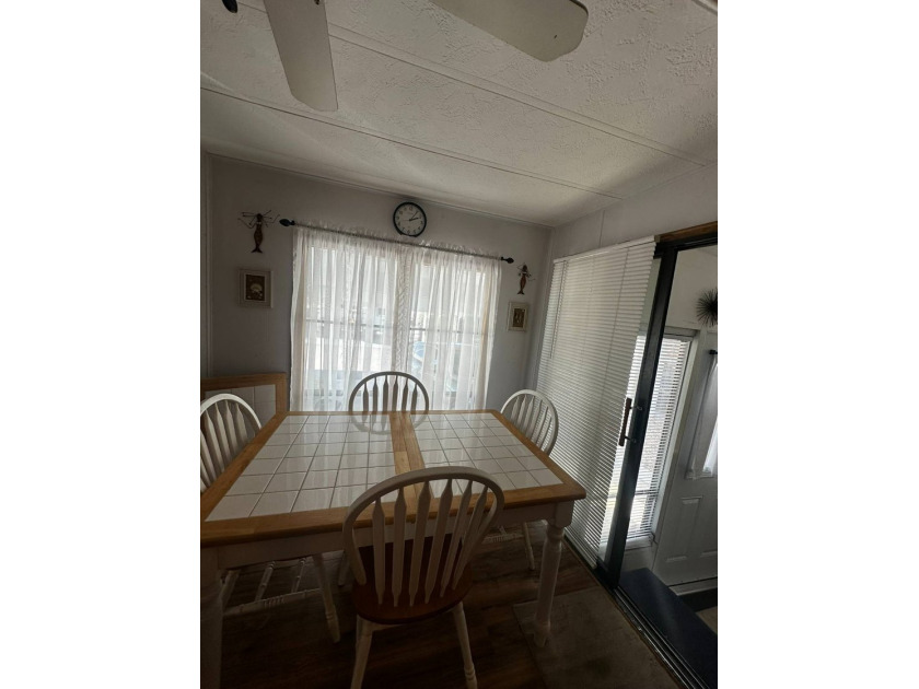 2 Months Free Lot Rent! This lovely hidden gem located in Orchid - photo 6