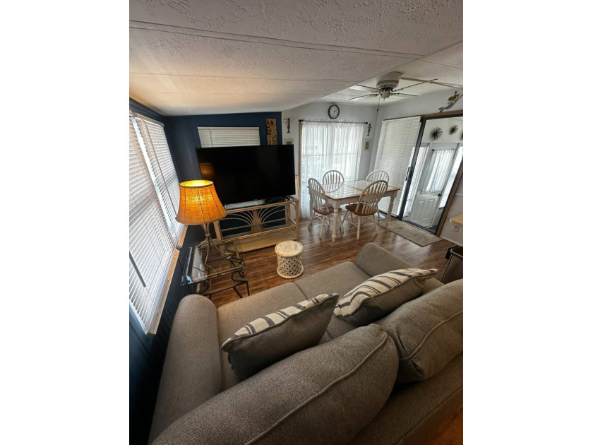 2 Months Free Lot Rent! This lovely hidden gem located in Orchid - photo 7