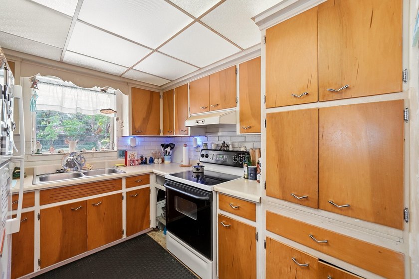 CHARMING SINGLE STORY HOME | PRIME FORT LAUDERDALE LOCATION | - photo 7