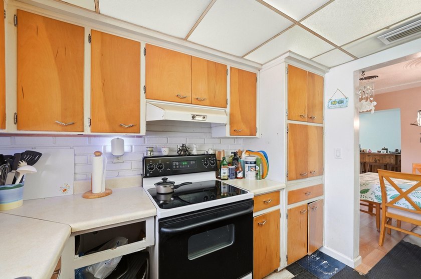 CHARMING SINGLE STORY HOME | PRIME FORT LAUDERDALE LOCATION | - photo 8