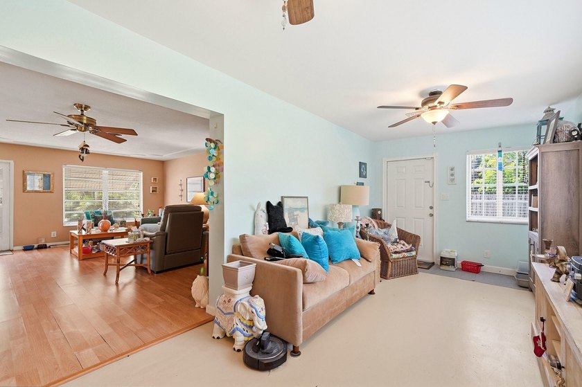 CHARMING SINGLE STORY HOME | PRIME FORT LAUDERDALE LOCATION | - photo 10