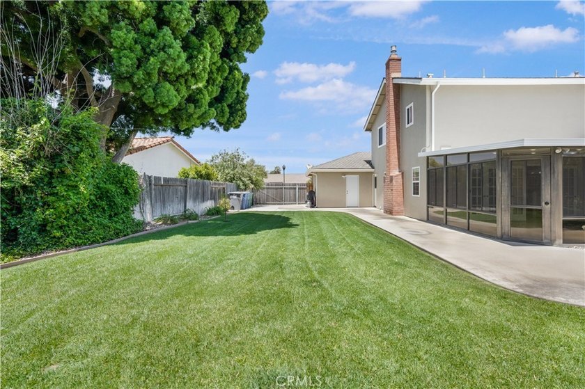 Located in the highly sought-after Foxenwoods neighborhood of - photo 31