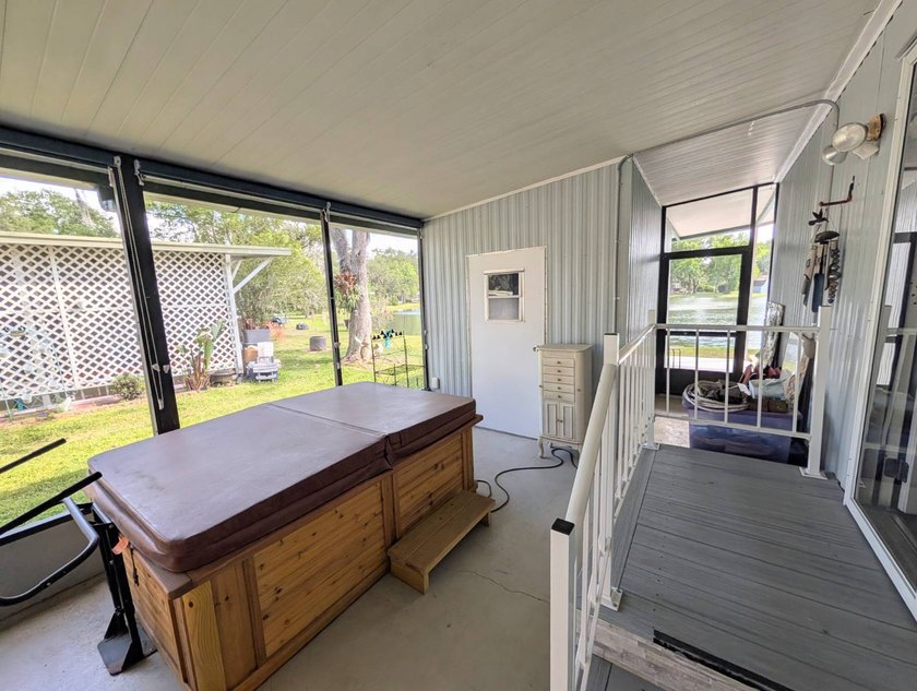 This stunning fully furnished lakefront home in the 55+ - photo 6