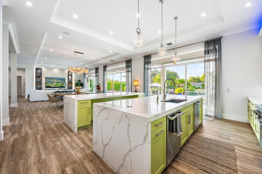 A statement of modern waterfront luxury, this extraordinary - photo 11