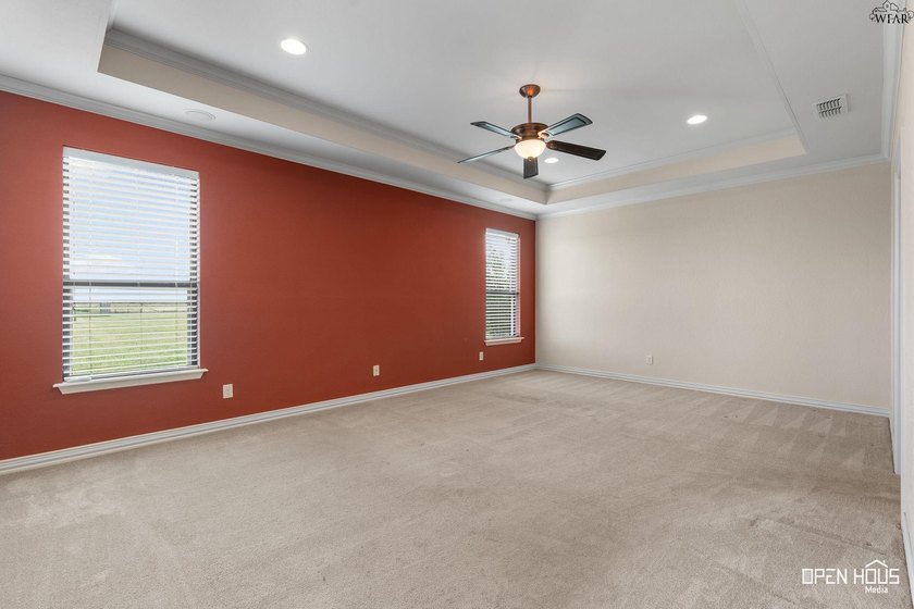 Spacious 4-bedroom, 3.5-bath luxury single-owner home situated - photo 18