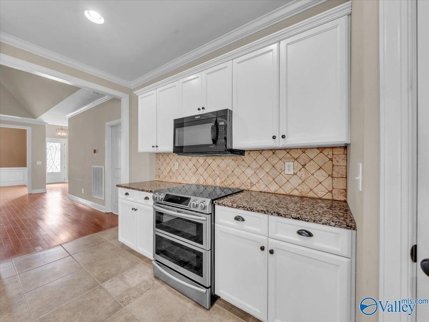 Open House Sunday Jul 19th 2-4PM *** Beautiful full brick home - photo 11