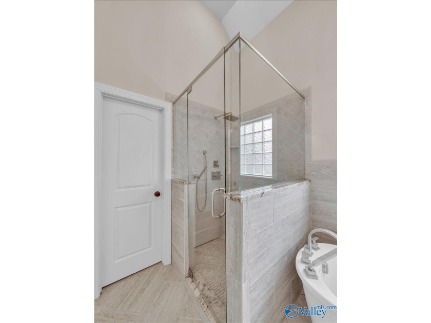Open House Sunday Jul 19th 2-4PM *** Beautiful full brick home - photo 22