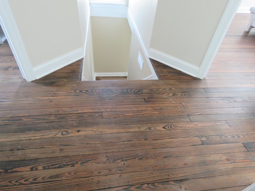 Beautifully remodeled 1 1/2 story home situated on 50 feet of - photo 19
