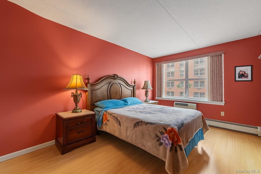 JUST LISTED! MOVE-IN READY 2 BEDROOM, 1 BATH CONDO IN BRONX NY - photo 3