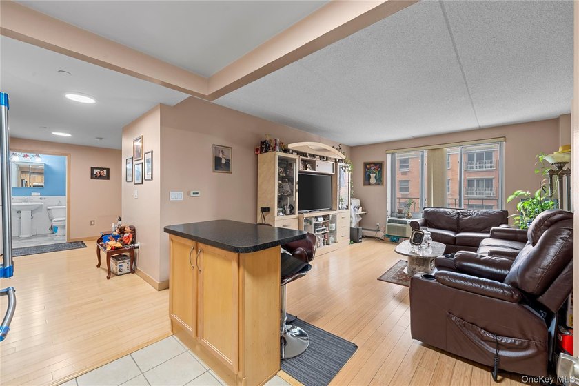 JUST LISTED! MOVE-IN READY 2 BEDROOM, 1 BATH CONDO IN BRONX NY - photo 10
