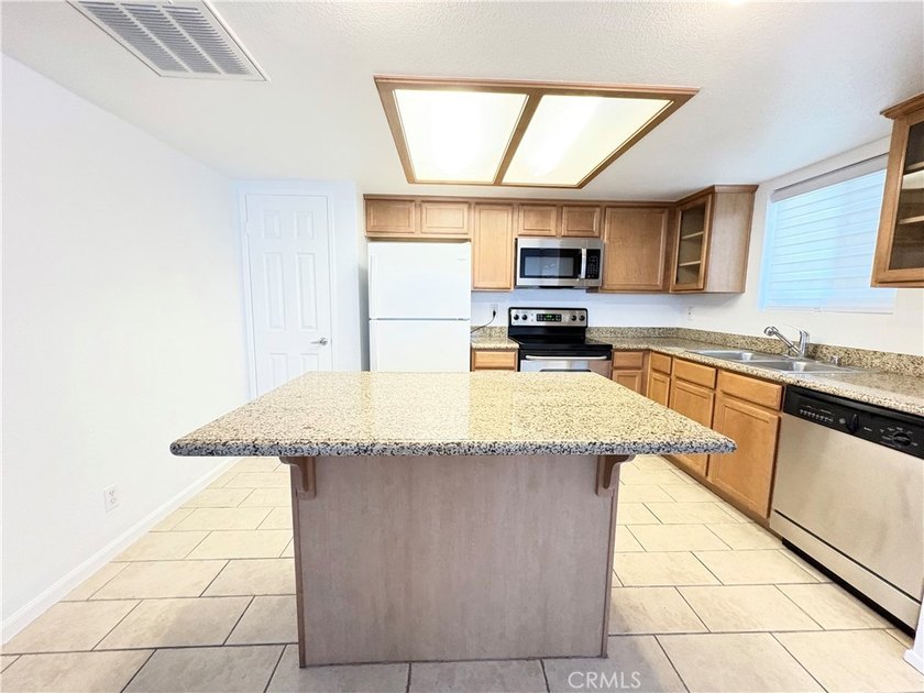 Recently upgraded and truly turnkey, this 1-bedroom, 1-bathroom - photo 9