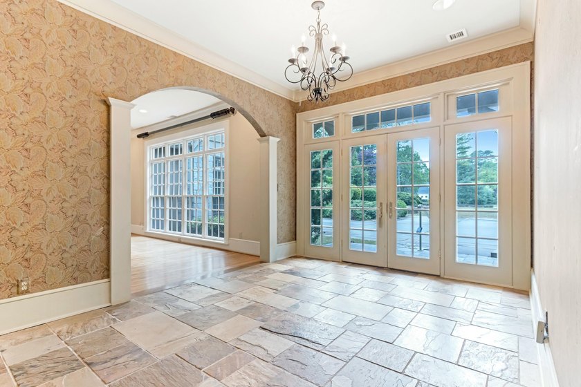Classic architecture. Refined living. An exceptional setting - photo 5