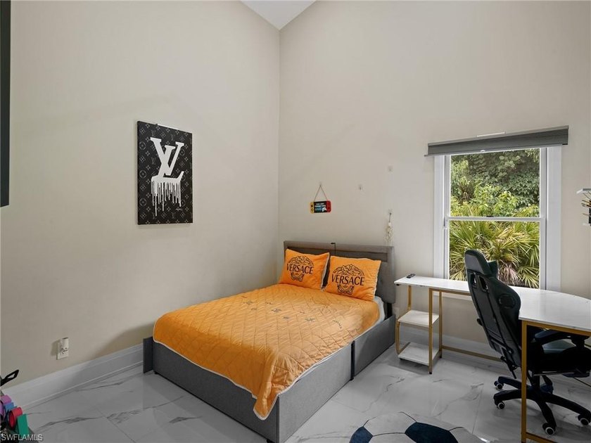 Exquisite Fully Remodeled Hawksridge Pool Home! Beautifully - photo 27