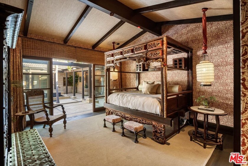 Set on a dramatic bluff of only 14 homes overlooking the Pacific - photo 17