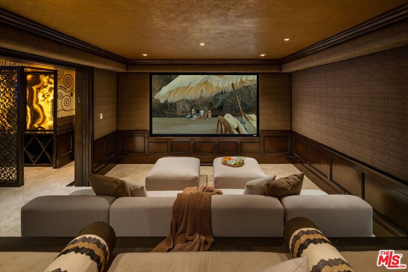 Set on a dramatic bluff of only 14 homes overlooking the Pacific - photo 22